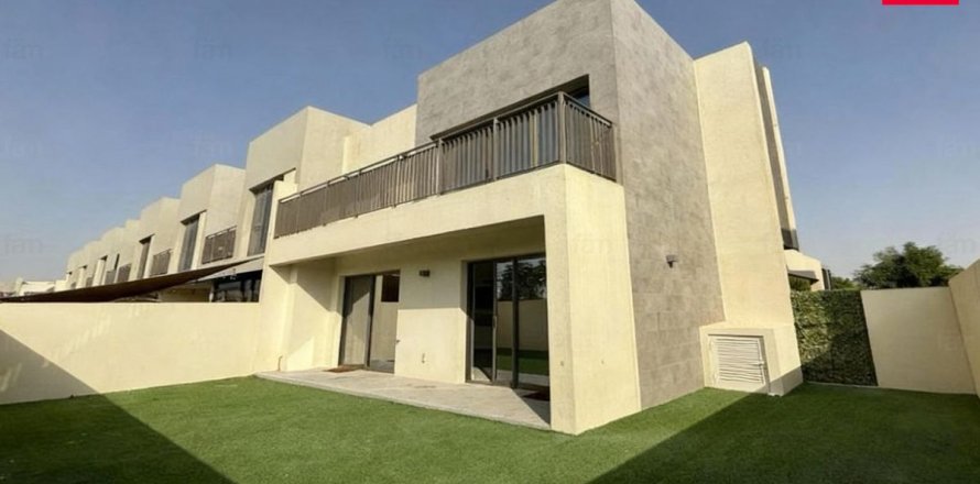 4 bedrooms Villa in Dubai, UAE No. 142646