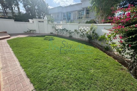 Villa de 4 dormitorios No. 127106 39