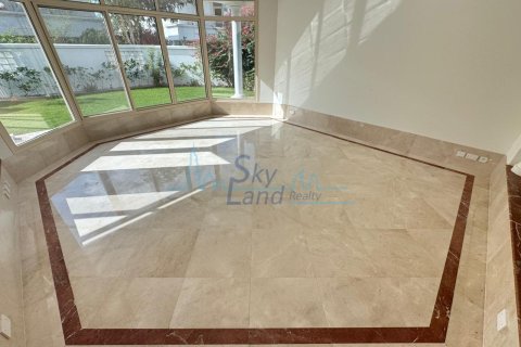 Villa de 4 dormitorios No. 127106 6