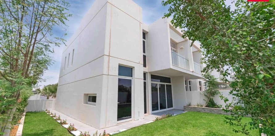 3 bedrooms Townhouse in Dubai, UAE No. 132028