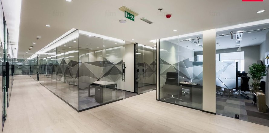Commercial property de 1321.2m² en Business Bay, UAE No. 103926