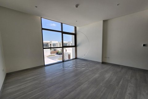 Villa de 4 dormitorios en Abu Dhabi, UAE No. 91468 12
