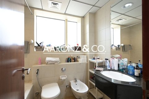 Квартира с 2 спальнями в Icon Tower 2, ОАЭ №135302 10