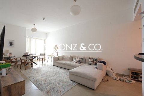 Квартира с 2 спальнями в Icon Tower 2, ОАЭ №135302 3