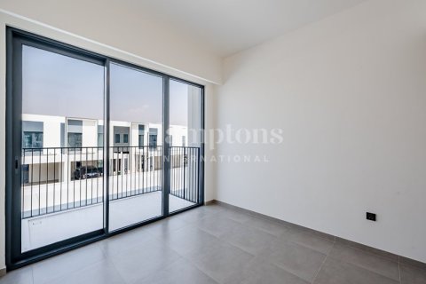 Villa de 4 dormitorios No. 119863 2