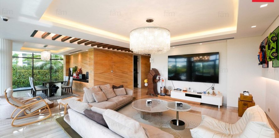 5 bedrooms Villa  No. 106536