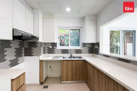 4 bedrooms Townhouse in Dubai, UAE No. 142713 7