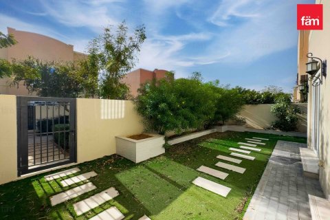 4 bedrooms Townhouse in Dubai, UAE No. 142713 3
