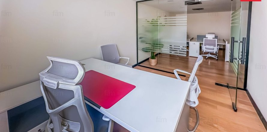 104.5m² Office in Dubai, UAE No. 112276