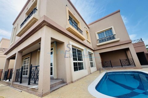 4 غرف نوم فيلا  رقم 125625 2