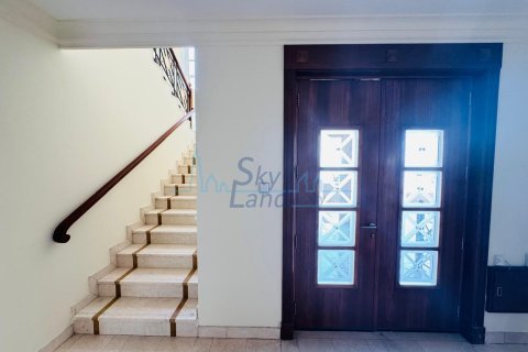 4 غرف نوم فيلا  رقم 125625 32