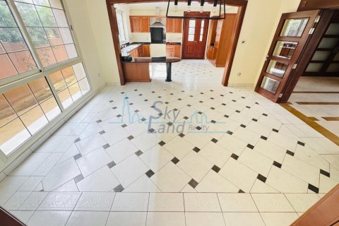 4 غرف نوم فيلا  رقم 125625 5