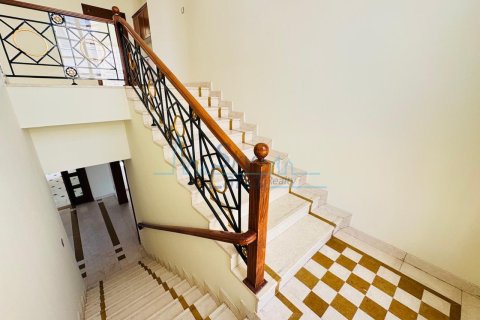 4 غرف نوم فيلا  رقم 125625 24