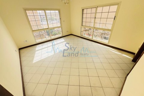 4 غرف نوم فيلا  رقم 125625 25