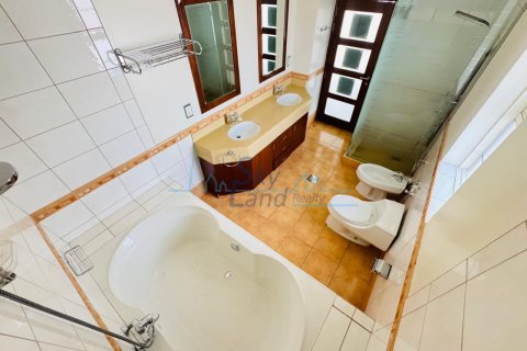 4 غرف نوم فيلا  رقم 125625 18