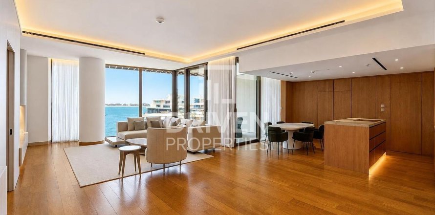 Квартира с 3 спальнями в Jumeirah Bay Island, ОАЭ №209341