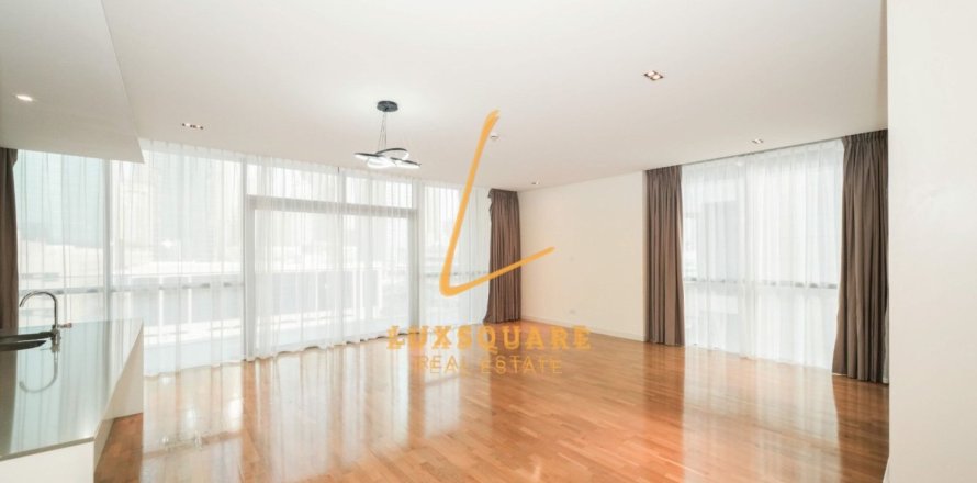 3 bedrooms Apartment in Al Wasl, UAE No. 208392