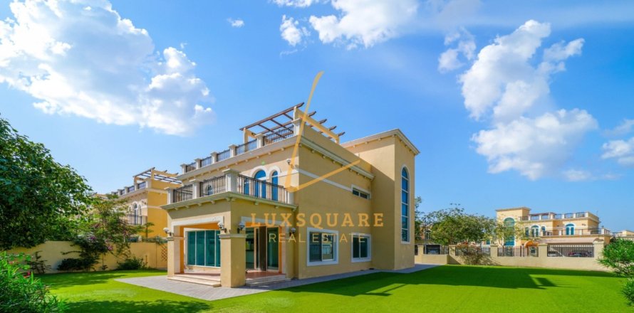 Villa de 4 chambres à Jumeirah Park, UAE No. 208394
