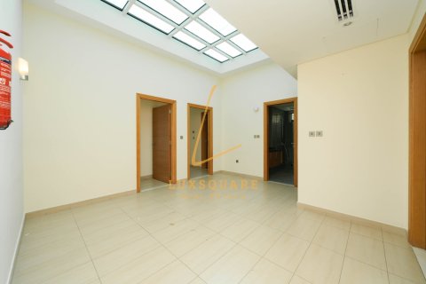 Villa de 4 chambres à Jumeirah Park, UAE No. 208394 11