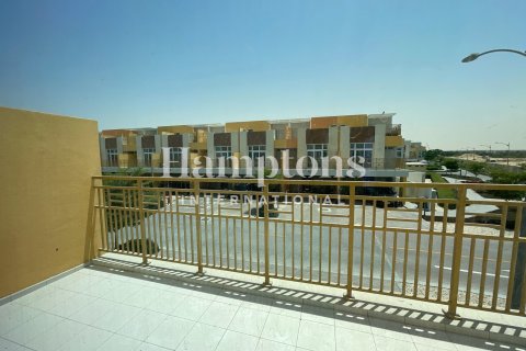 3 bedrooms Townhouse in Dubai, UAE No. 144948 14