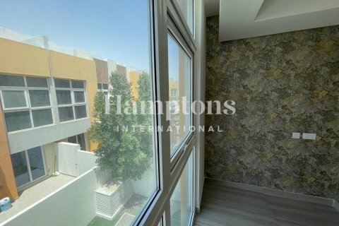 3 bedrooms Townhouse in Dubai, UAE No. 144948 13