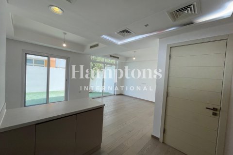 3 bedrooms Townhouse in Dubai, UAE No. 144948 15