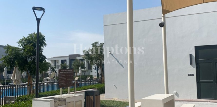 3 bedrooms Townhouse in Dubai South (Dubai World Central), UAE No. 144949