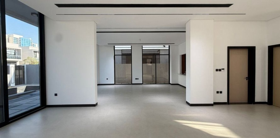 Villa de 5 dormitorios en Al Furjan, UAE No. 147845