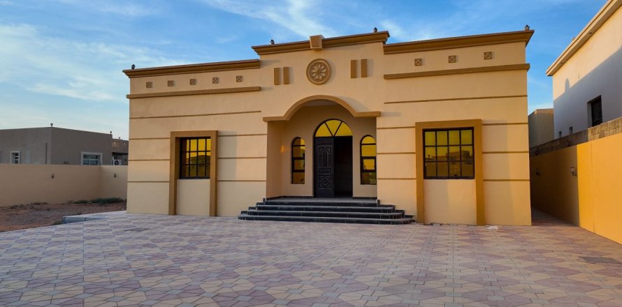 4 bedrooms Villa in Al Riffa, UAE No. 183992