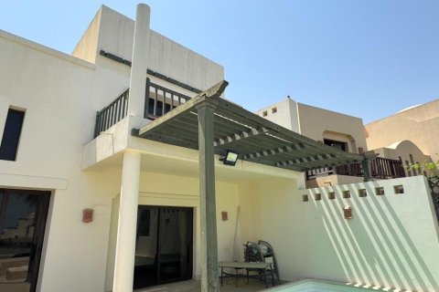 2 bedrooms Villa in Ras Al Khaimah, UAE No. 183986 3