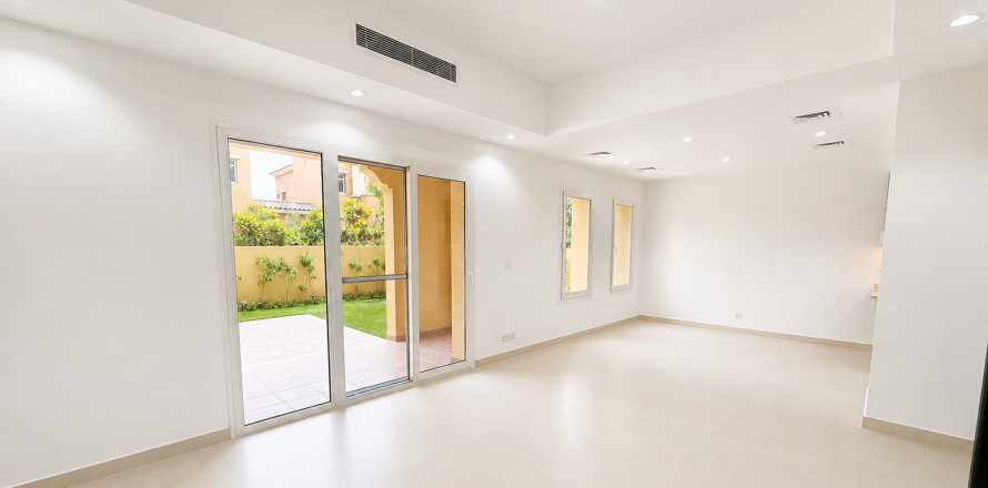 2 bedrooms Townhouse in Arabian Ranches, UAE No. 199772