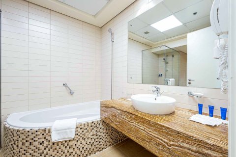 1 bedroom Apartment in Jumeirah Lake Towers, UAE No. 199768 3