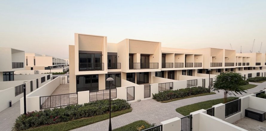 4 غرف نوم تاون هاوس  رقم 123298