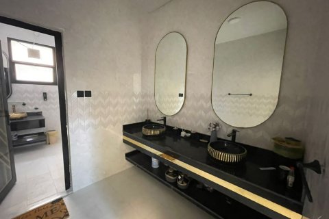 6 bedrooms Villa in Ras Al Khaimah, UAE No. 183719 14