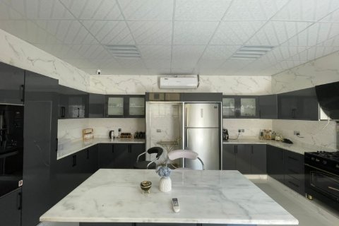6 bedrooms Villa in Ras Al Khaimah, UAE No. 183719 3