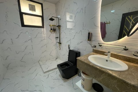 6 bedrooms Villa in Ras Al Khaimah, UAE No. 183719 10