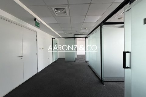 Office de 76m² en Sheikh Zayed Road, UAE No. 152551
