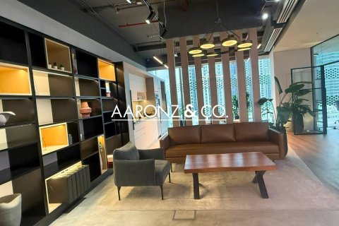 281m² Office in Business Bay, UAE No. 152553 4