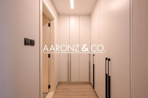 3 bedrooms Apartment in Jumeirah Village Triangle, UAE No. 152554 4