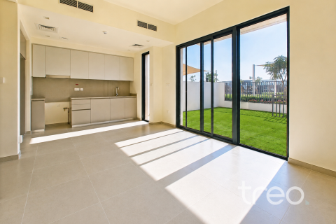 3 bedrooms Townhouse in EMAAR South, UAE No. 200858 11