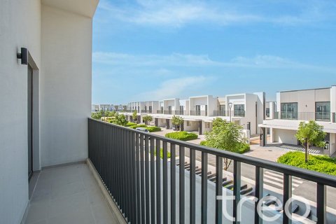 3 bedrooms Townhouse in EMAAR South, UAE No. 200859 4