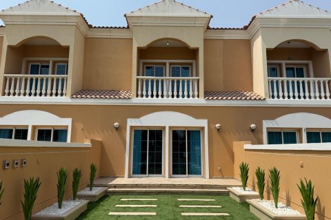 2 bedrooms Townhouse in Jumeirah Village Triangle, UAE No. 183269