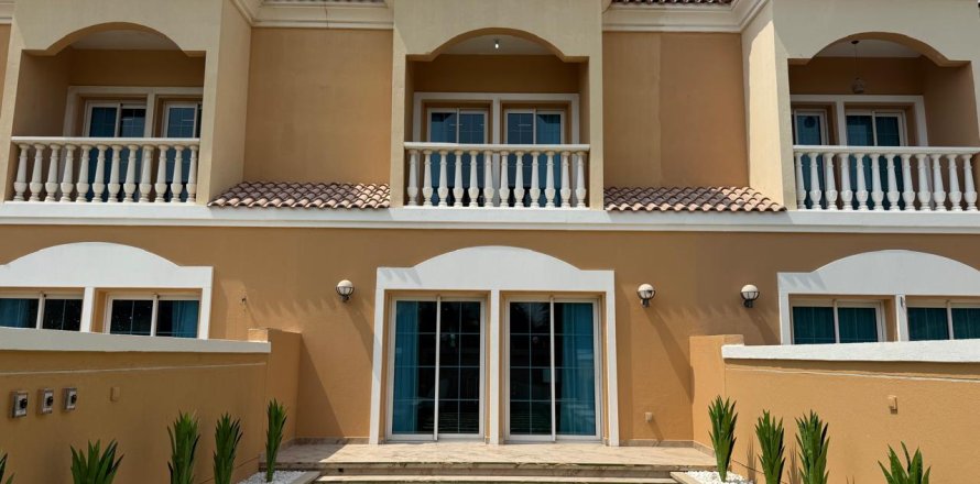 2 bedrooms Townhouse in Jumeirah Village Triangle, UAE No. 183269