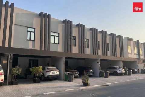 Villa de 3 dormitorios en Al Furjan, UAE No. 168062 3