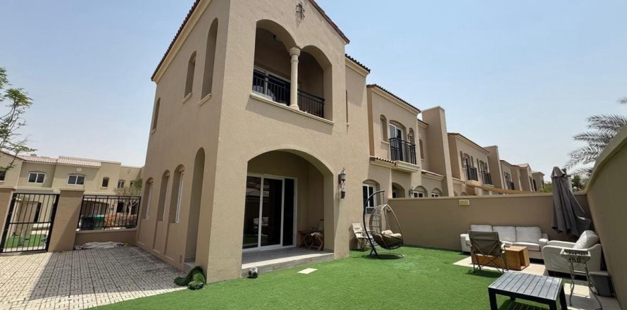 Townhouse de 3 dormitorios en Dubai, UAE No. 168058