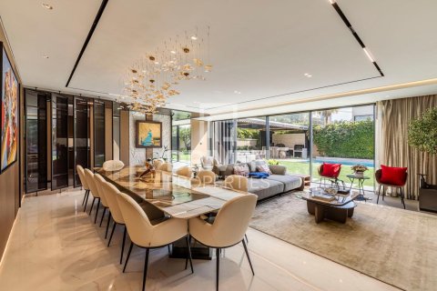 Вилла с 4 спальнями в Al Barsha South, ОАЭ №138227 3