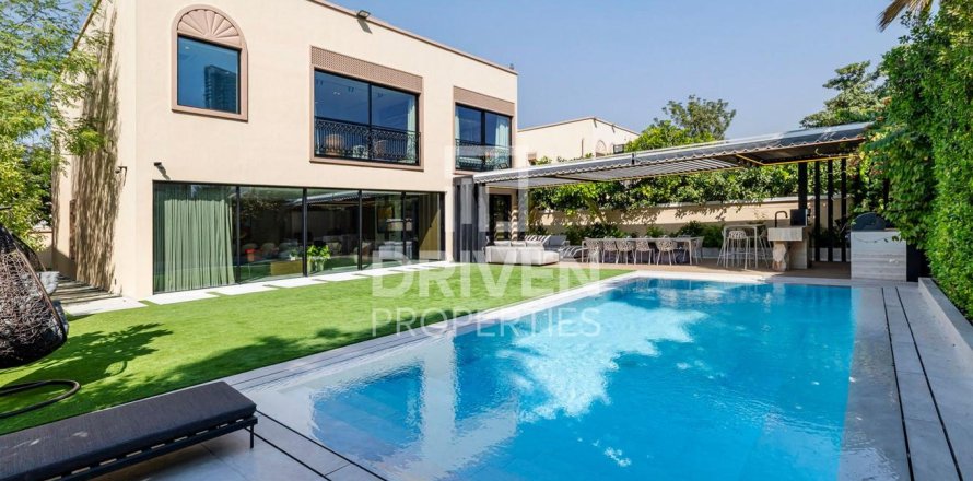 Вилла с 4 спальнями в Al Barsha South, ОАЭ №138227