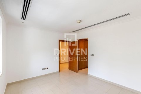 Вилла с 4 спальнями в Jumeirah Park, ОАЭ №138226 10