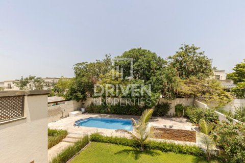 Вилла с 4 спальнями в Jumeirah Park, ОАЭ №138226 29