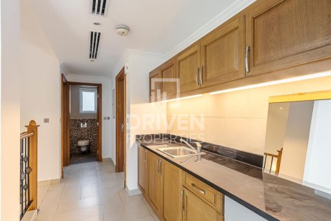 Вилла с 4 спальнями в Jumeirah Park, ОАЭ №138226 22